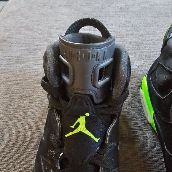 Nike Air Jordan Women's Electric Green 6 Retro Shoes Size 8.5 - Picture 14 of 15